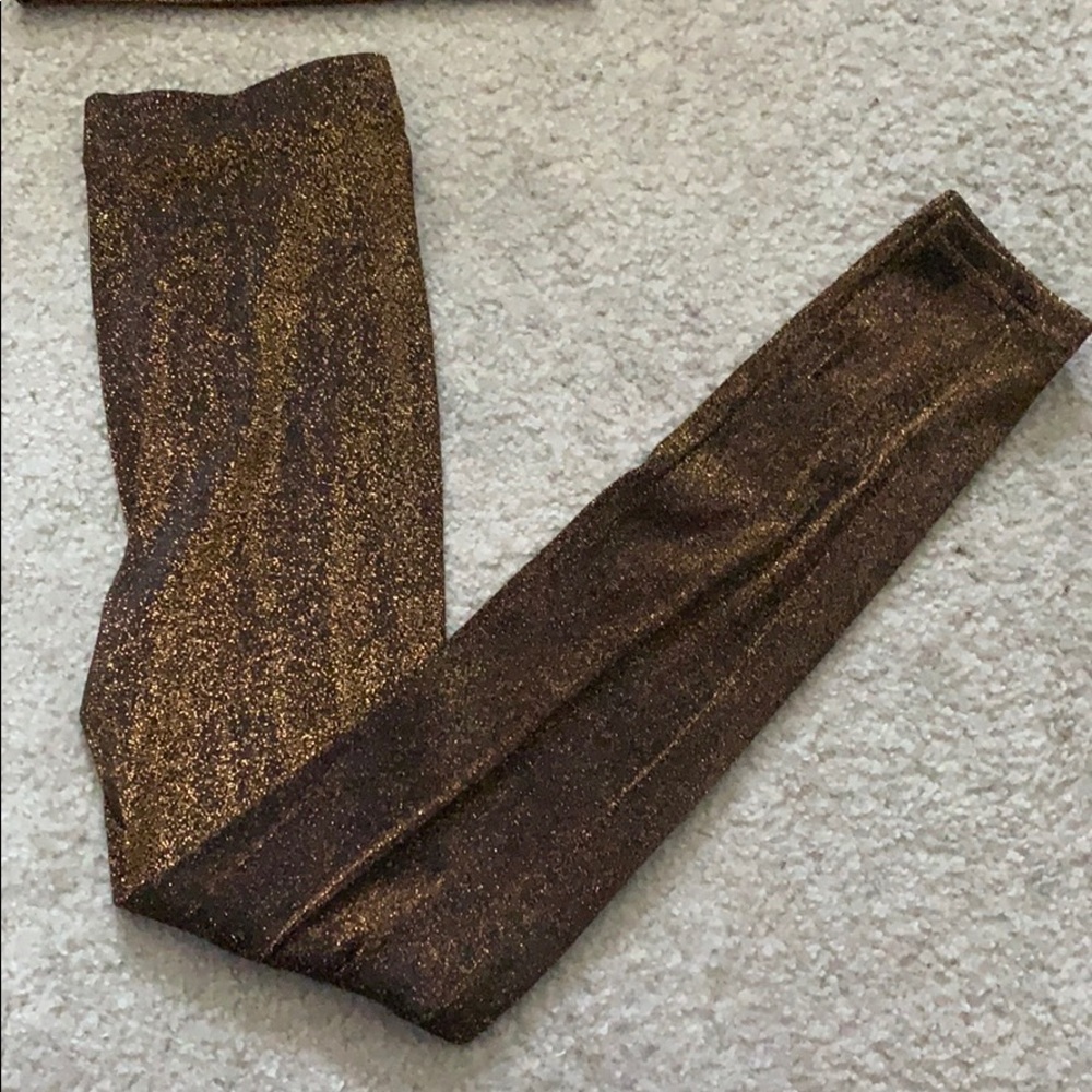 Two piece set - Picture 2 of 2